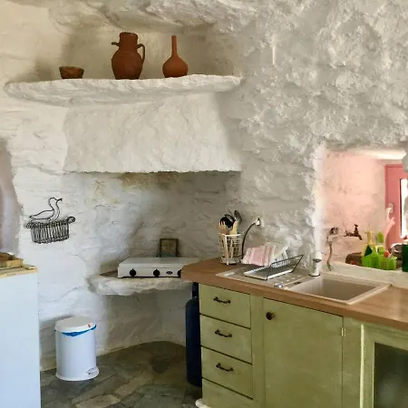 Not Traditional Original The Pink Cottage * Otziás