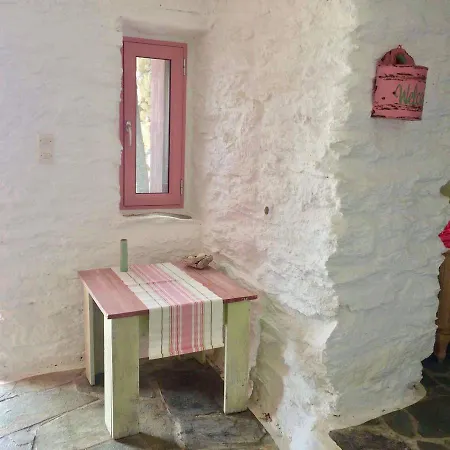 Not Traditional Original The Pink Cottage *