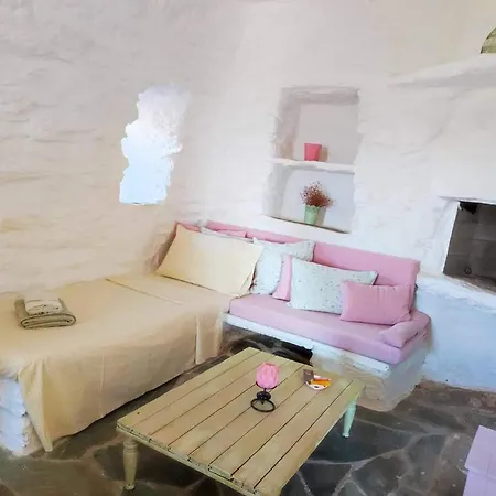 Not Traditional Original The Pink Cottage בית נופש Otziás