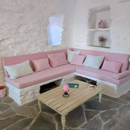 Not Traditional Original The Pink Cottage בית נופש Otziás