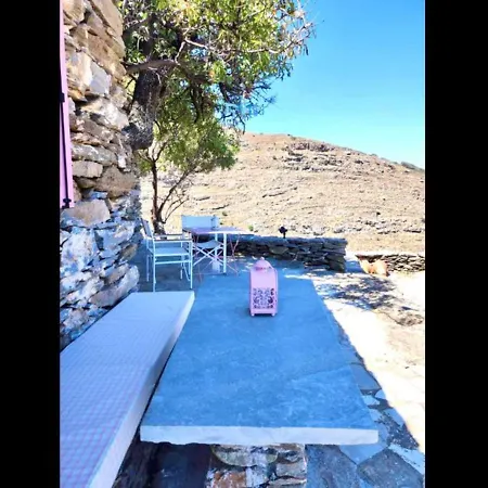 Not Traditional Original The Pink Cottage בית נופש