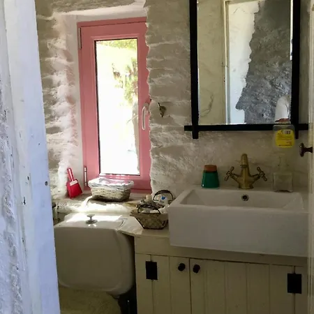 Holiday home Not Traditional Original The Pink Cottage Otzias